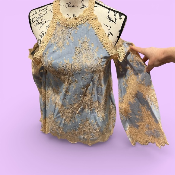 Cute Elsa ice blue cream lace cold shoulder flowy boho bell sleeve top Y2K style - Picture 3 of 13